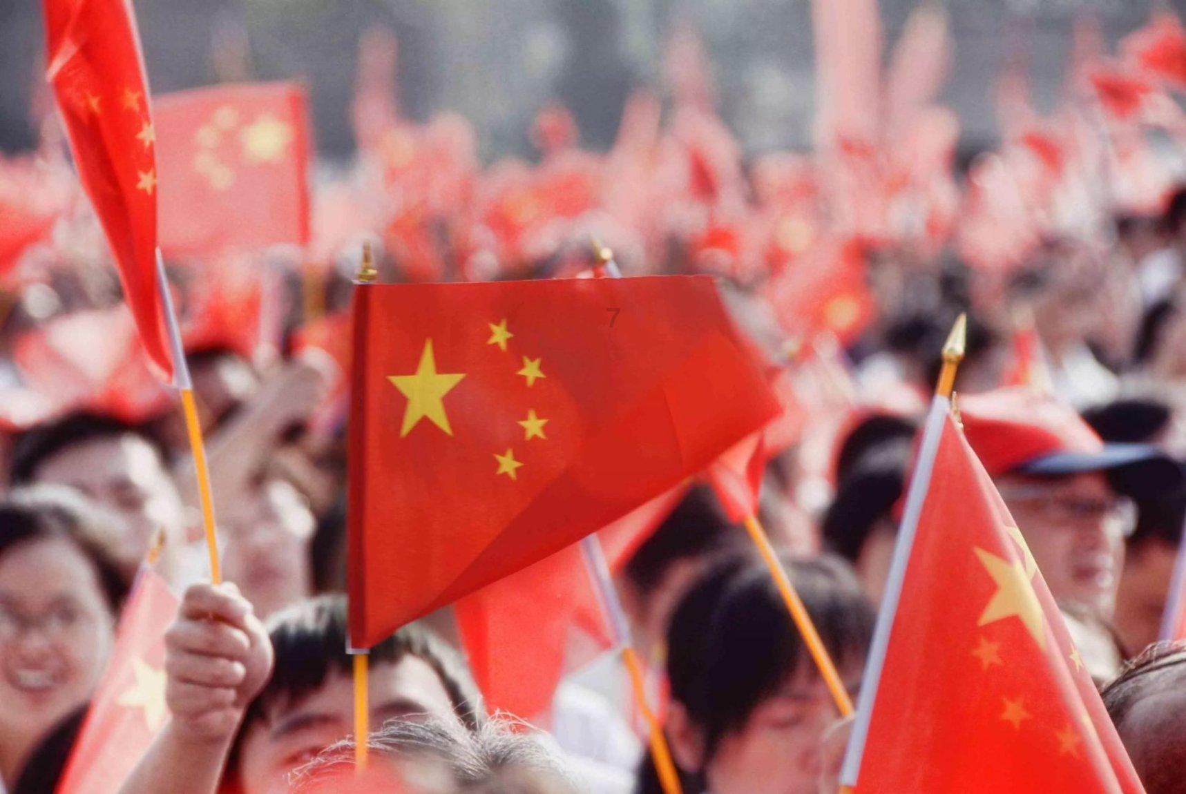 孙俪爸爸近照曝光,满头白发瘦骨嶙峋,知情人称女儿为他买房养老